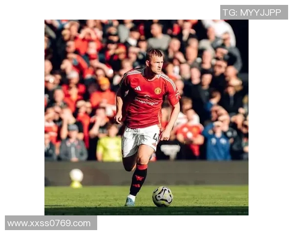 罗伯逊,巅峰曼城无人能挡,争议判罚改写赛季神话 罗伯逊,巅峰曼城无人能挡,争议判罚改写赛季神话